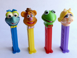 4 FIGURINES PEZ MUPPETS SHOW 1991 Kermit Peggy Gonzo 3.942.683 Usine 8 Fonzy 4.966.305 Usine 7 - ( Figurine ) - Pez