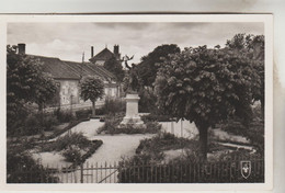 CPSM CLEMONT (Cher) - Le Monument - Clémont