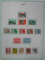 SUISSE - De 1957 à 1987 - Complet De 1957 à 1986, En 1987 Manque Le N° 1273 - Avec En Plus, Des Blocs, Cartes Postales > - Lotes/Colecciones