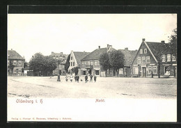 AK Oldenburg I. H., Markt Mit Geschäften Und Kindern - Oldenburg (Holstein)