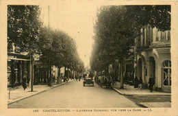 Châtel Guyon * Avenue Baraduc , Vue Vers La Gare * Automobile Voiture Ancienne - Châtel-Guyon