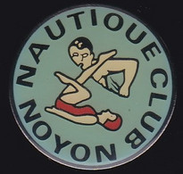 71595-Pin's-Natation.Noyon.Oise, Chef-lieu De Canton En Région Hauts-de-France, - Zwemmen