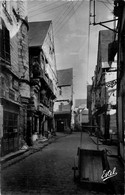 Chinon * La Rue Voltaire Et Les Vieilles Maisons - Chinon