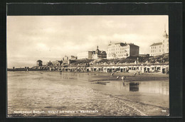 AK Borkum / Nordsee, Strand Mit Hotels Und Wandelhalle - Borkum