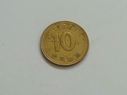 Vintage ! 1 Pc South Korea - 1988 Ten (10) Won Coin (#154-F) - Korea, South