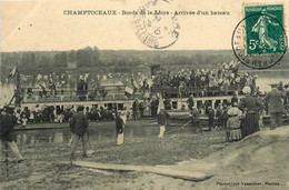Champtoceaux * Les Bords De La Loire * Arrivée D'un Bateau - Champtoceaux