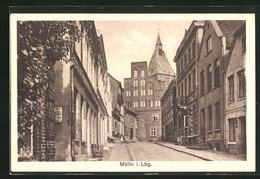 AK Mölln I. Lbg., Strassenpartie Mit Kirche - Moelln