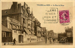 Villers Sur Mer * La Rue De Dives * Villas * Automobile Voiture Ancienne - Villers Sur Mer
