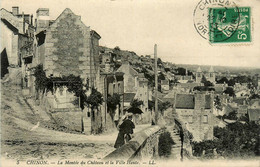 Chinon * La Montée Du Château Et La Ville Haute - Chinon