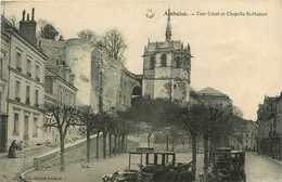 Amboise * La Tour César Et Chapelle St Hubert * Place * Automobile Voiture Ancienne Taxi ? - Amboise