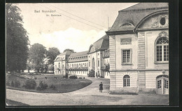 AK Bad Nenndorf, Blick Auf Das Grosse Badehaus Mit Parkanlage - Bad Nenndorf