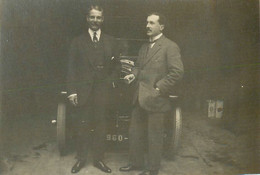LE MARQUIS DE LAREINTY DE THOLOZAN ET LE COMTE DE PIMODAN  ET AUTOMOBILE EN 1914 PHOTO 8 X 5.50 CM - Automobiles