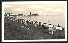 AK Büsum, Uferpartie Mit Strandkörben Und Leuchtturm - Büsum