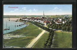 AK Travemünde, Ortsansicht Mit Hafen Aus Der Vogelschau - Luebeck-Travemuende