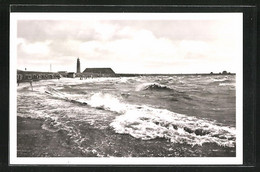 AK Büsum, Brandung Bei Sturmflut, Leuchtturm - Buesum