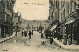 Troyes * La Place De La Bonneterie * Tram Tramway * Chemiserie * Commerces Magasins - Troyes