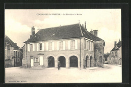 CPA Coulanges-la-Vineuse, Le Marché Et La Mairie - Coulanges La Vineuse