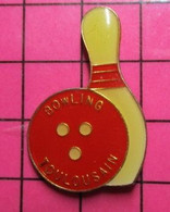 715e Pin's Pins / Beau Et Rare / THEME : SPORTS / BOULE QUILLE BOWLING TOULOUSAIN - Bowling