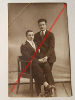 Photo D'époque. Original. Érotique. Deux Homos. Gays. La Lettonie D'avant-guerre - Unclassified