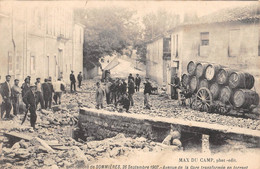 CPA 30 INONDATIONS DE SOMMIERES 26 SEPT 1907 AVENUE DE LA GARE TRANSFORMEE EN TORRENT - Sommières