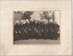 JCR , Photographie Boalan, 265 X 205 Mm, Folklore,femmes , Coiffes,LA DAGUENIERE ,Maine Et Loire, 1919 , Frais Fr 2.45 E - Personas Anónimos