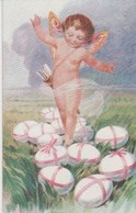 "Pâques Joyeuses " ANGE-CUPIDON Aux Ailes De Papillon Marchant Sur L'herbe Entre Oeufs De Pâques Aux Rubans Roses - Anges
