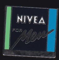 71651- Pin's- Nivéa For Men - Parfums