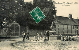 Fontenay Trésigny * La Place Et La Fontaine Du Village - Fontenay Tresigny