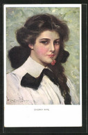 Künstler-AK Clarence F. Underwood: Hübsches Mädchen Mit Kirschen Im Mund - Underwood, Clarence F.
