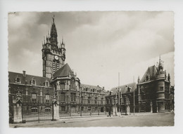 Douai - Hotel De Ville (cp Vierge N°11) - Douai