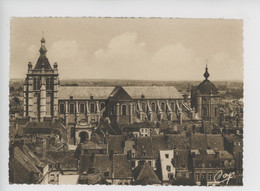 Douai : Vue Panoramique Vers Saint Pierre (n°72 Cp Vierge Au Pacha) - Douai