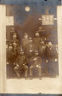 CPA 3153 - MILITARIA - Carte Photo Militaire - Gare PARIS ?? - Un Groupe De Soldats Avec Des Médailles Militaires - Personnages