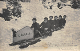 CPA GEX  L EQUIPE MOREZIENNE SUR LE BOB "L 'ECLAIR " GAGNANT DE LA COUPE DE LANCY 1er PRIX AUX COURSES DE GEX 1908 - Morez