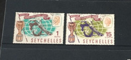 (stamp 27-6-2-2021)  1966 Football World Cup - 2 Used Stamps - Seychelles - 1966 – Angleterre
