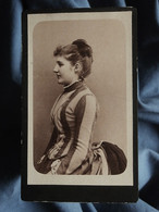 Photo CDV Anonyme  Jeune Femme (profil) Robe à "faux Cul"  CA 1880-85 - L557A - Alte (vor 1900)
