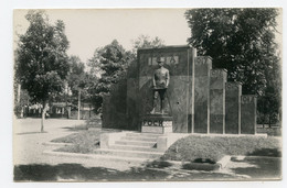 Carte Photo. Asie. Asia.  Indochine Française. Hanoi, Monument Foch . Voir Inscription Au Verso - Vietnam