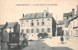 86-LA-ROCHE-POSAY- LA PLACE CNETRALE ET LE CASTEL HÔTEL - La Roche Posay