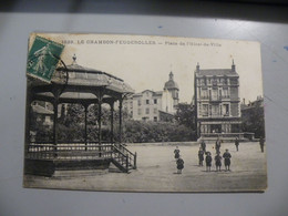 A496 . CPA. 42. LE CHAMBON FEUGEROLLES.. (Loire) .Place De L'Hotel De Ville.. Beau Plan Animé. écrite & Voyagée - Le Chambon Feugerolles