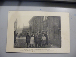 A496 . CPA. 42. LE CHAMBON FEUGEROLLES.(Loire).Usine De Mans.Façade De La Rue Du Colombier. Beau Plan Animé.non écrite - Le Chambon Feugerolles