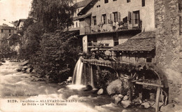 N°85548 -cpa Allevard Les Bains -le Vieux Moulin- - Molinos De Agua