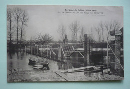 60 -  INONDATIONS -  LA CRUE DE L'OISE 1910 - LE CHEMIN DU CLOS DES ROSES VERS VENETTE - Inondations