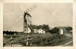 St Jean De Monts * Un Moulin à Vent Sur La Commune * Molen - Saint Jean De Monts