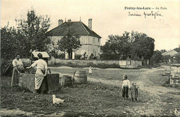 Frotey Les Lure * Villageois Au Puits * Ancien Presbytère - Autres & Non Classés