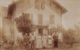 Carte-Photo - Cachet Etoy - Famille Devant La Maison - Étoy