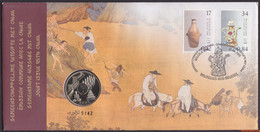 België 2001 - Mi:3058/3059, Yv:3003/3004, OBP:3008/3009, Nummisletter - O - Chinese Artworks Belgie - China - Numisletters