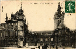 CPA DOUAI - Cour De L'Hotel De Ville (512711) - Douai