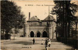 CPA DOUAI - Porte De VALENCIENNES (512740) - Douai