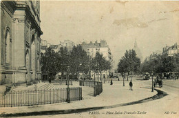 Paris * 7ème * La Place St François Xavier * Tramway Tram - Arrondissement: 07