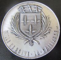 France - Médaille Uniface De La Ville De Brive-La-Gaillarde - Métal Argenté - Diam. 55m / Poids : 53g - Professionals / Firms