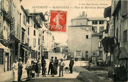 Maringues * La Place Du Marché Au Beurre * Villageois - Maringues